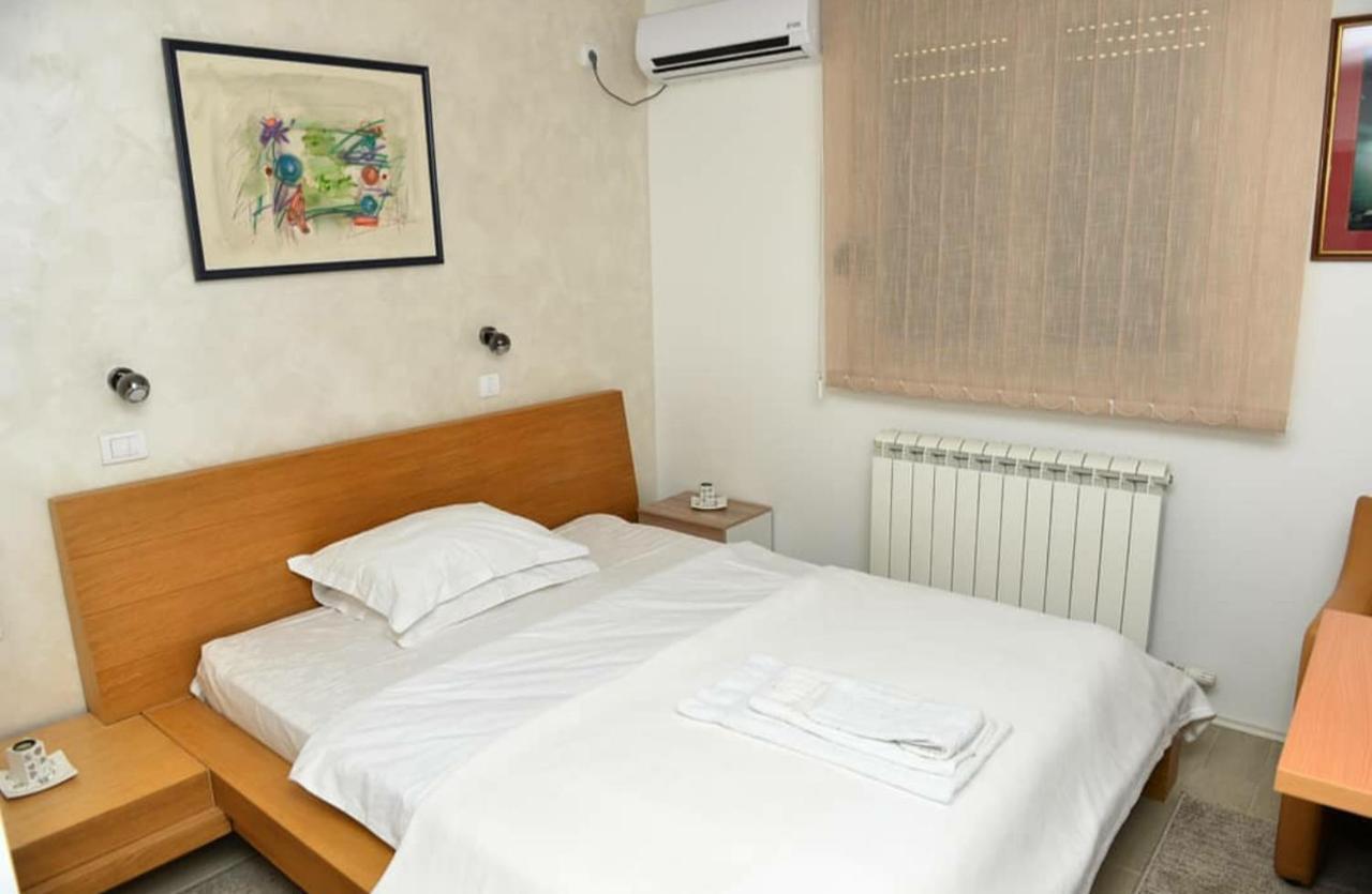 Hotel Sunce Kraljevo Buitenkant foto