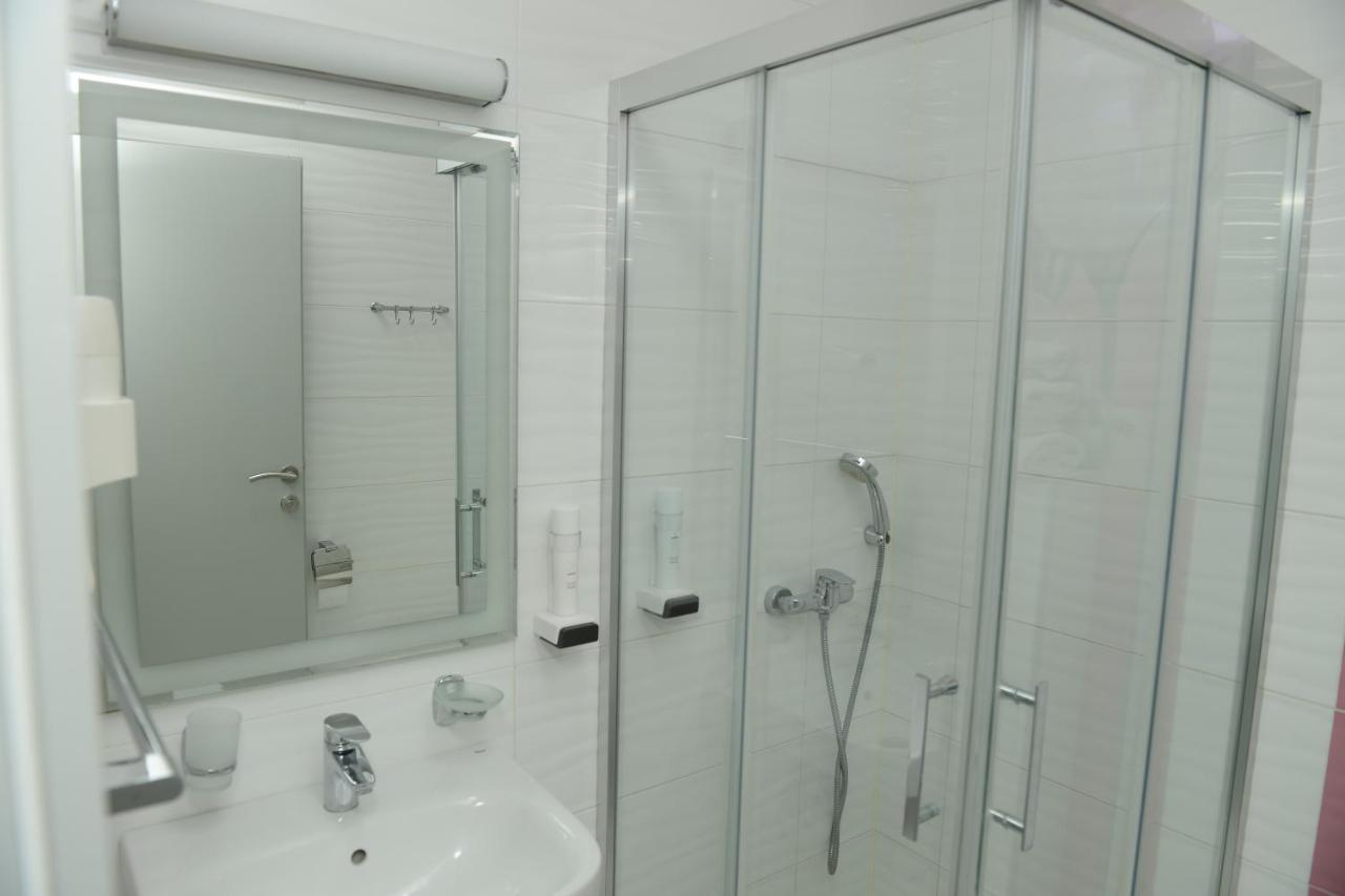Hotel Sunce Kraljevo Buitenkant foto